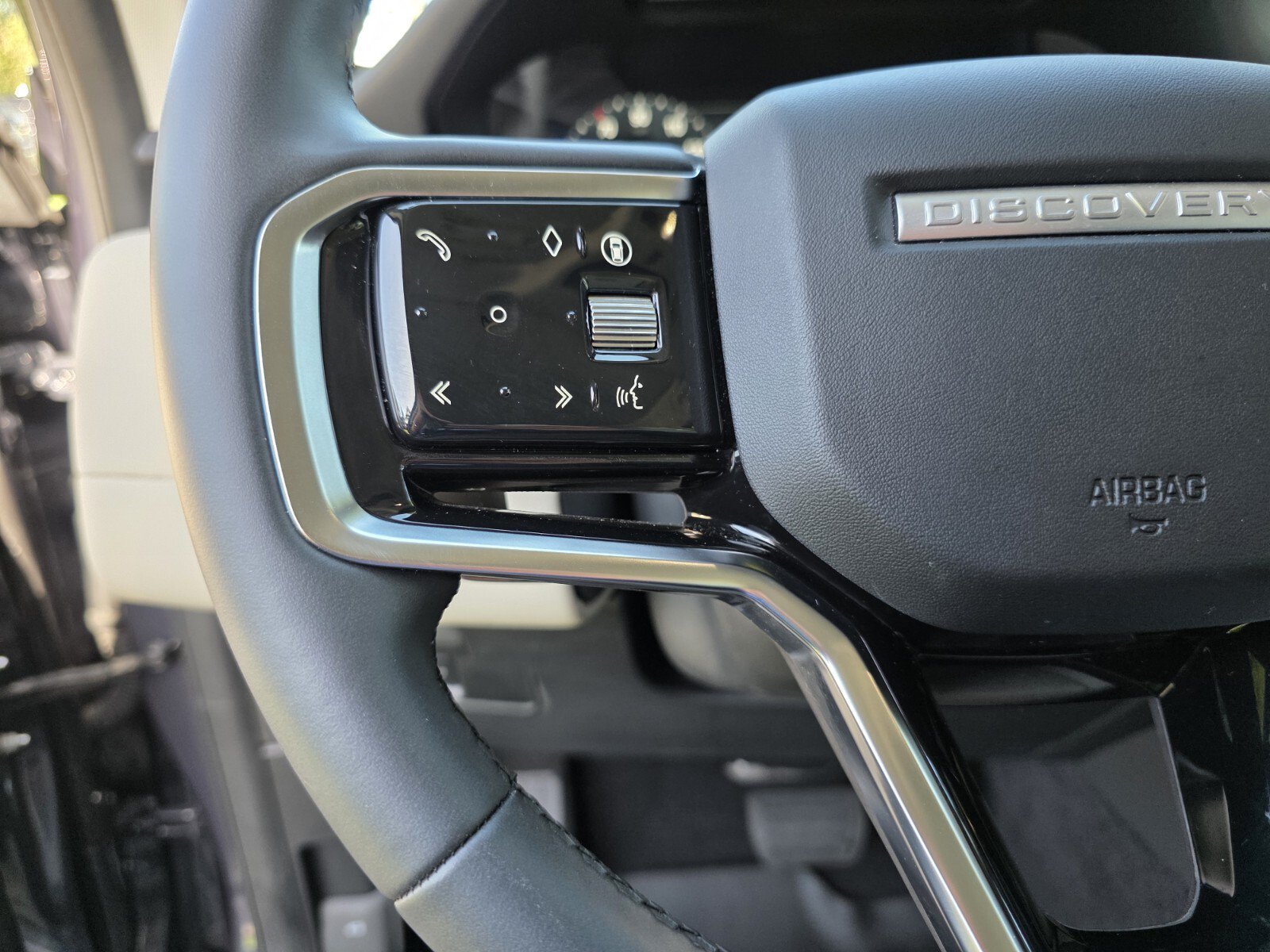 Certified 2024 Land Rover Discovery Sport S AWD/4WD image 19
