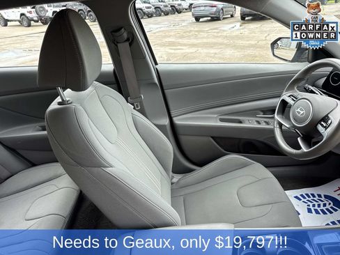 Used 2025 Hyundai Elantra SEL FWD image 23
