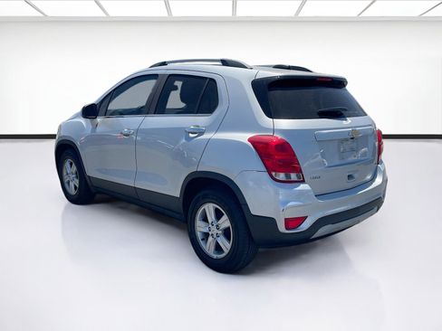 Used 2018 Chevrolet Trax LT w/ LT Convenience Package FWD image 6