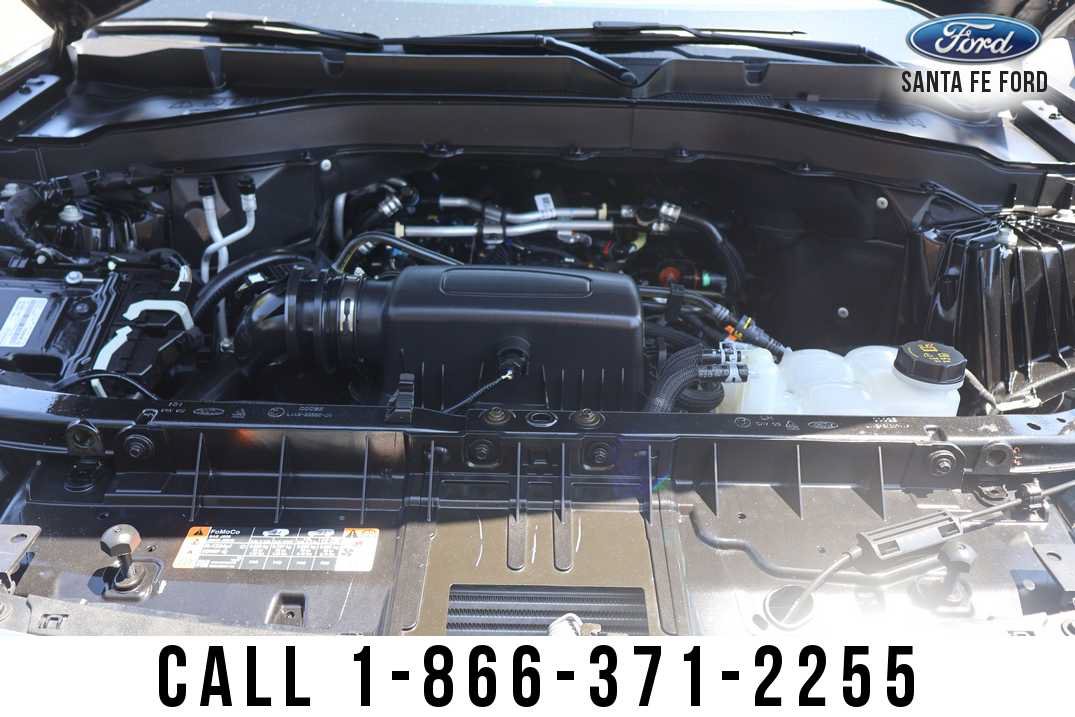 Used 2024 Ford Explorer XLT w/ Equipment Group 202A AWD/4WD image 15