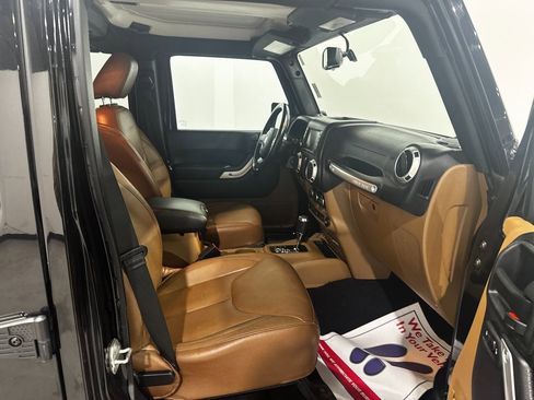 Used 2018 Jeep Wrangler Unlimited Sahara w/ Dual Top Group image 20