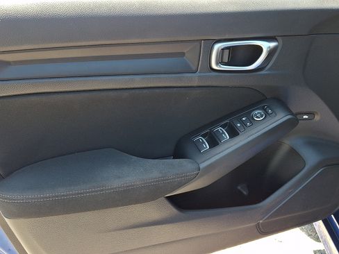 Used 2023 Honda Civic Sport image 15