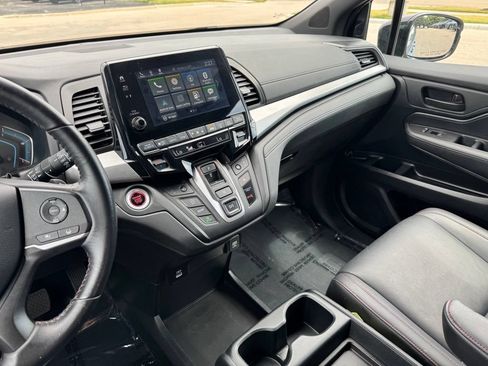 Used 2024 Honda Odyssey Sport image 2