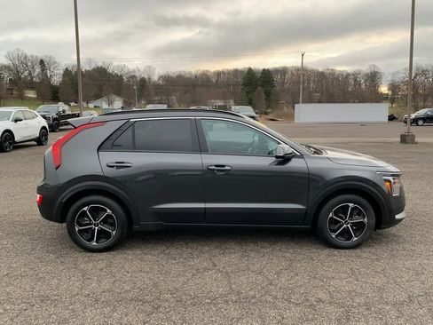 Used 2025 Kia Niro EX image 6