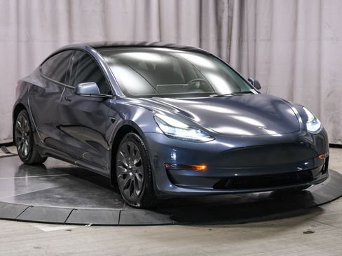 Used 2023 Tesla Model 3 Standard Range RWD image 5