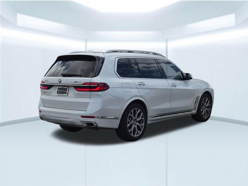Used 2023 BMW X7 xDrive40i AWD/4WD image 5