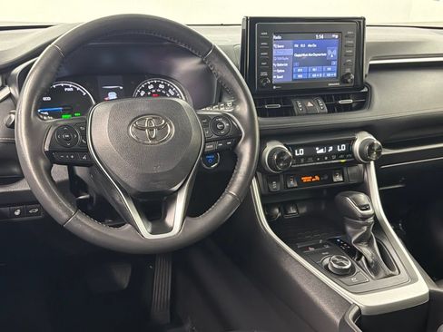 Used 2022 Toyota RAV4 XLE Premium AWD/4WD image 38