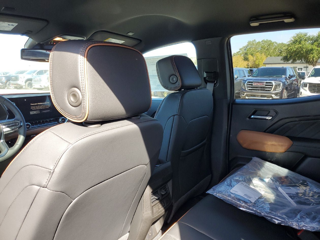 New 2026 GMC Canyon AT4 AWD/4WD image 10