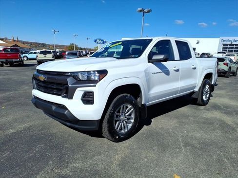 Used 2025 Chevrolet Colorado LT w/ Advanced Trailering Package image 1