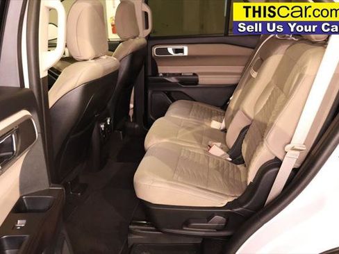 Used 2020 Ford Explorer XLT RWD image 25