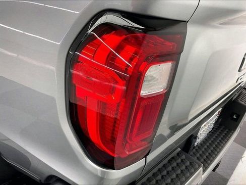 Used 2023 GMC Canyon Denali image 29