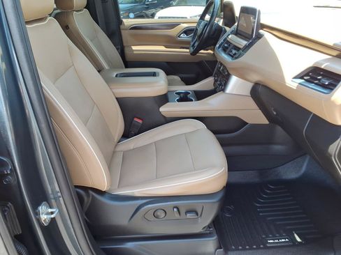 Used 2021 Chevrolet Suburban Premier w/ Premium Package AWD/4WD image 11