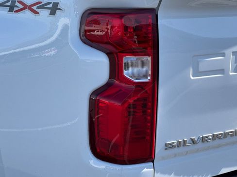 Used 2025 Chevrolet Silverado 2500 LT w/ Convenience Package AWD/4WD image 48