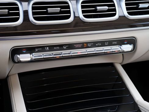 New 2026 Mercedes-Benz GLS 450 4MATIC image 28
