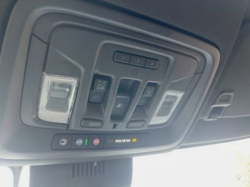 Used 2025 Chevrolet Silverado 1500 High Country image 37