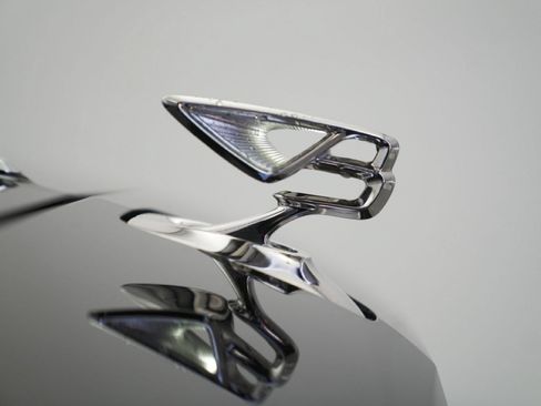 Used 2023 Bentley Flying Spur V8 AWD/4WD image 4