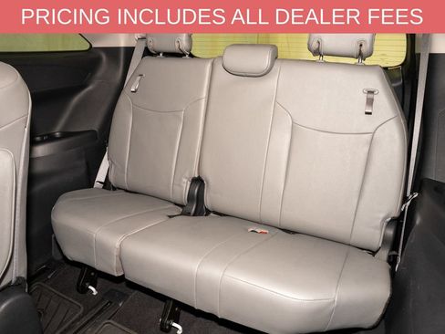 Certified 2025 Toyota Sienna XLE FWD image 10