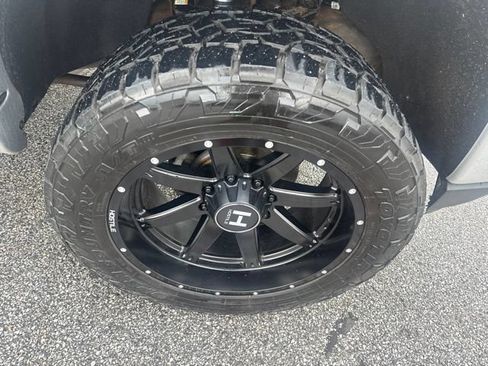 Used 2022 GMC Sierra 2500 Denali AWD/4WD image 9