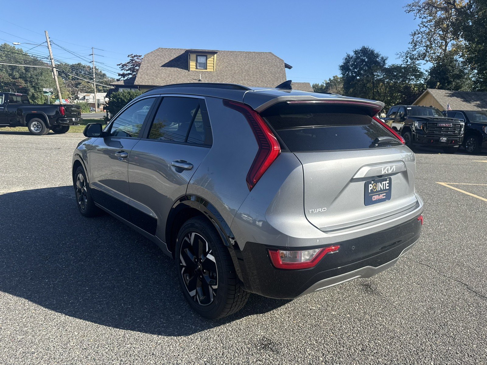 Used 2023 Kia Niro Wind w/ Wind Preserve Package FWD image 5