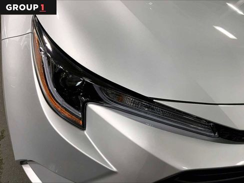 Certified 2025 Toyota Corolla LE FWD image 28