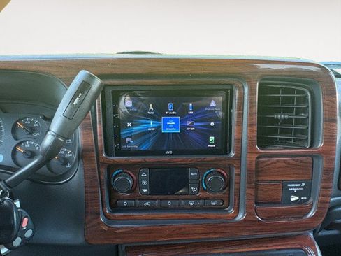 Used 2005 Chevrolet Silverado 2500 LS AWD/4WD image 6