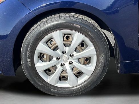 Used 2021 Toyota Corolla LE FWD image 23