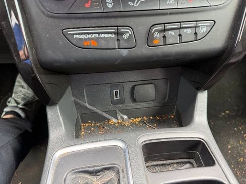 Used 2017 Ford Escape Titanium w/ Equipment Group 301A image 18