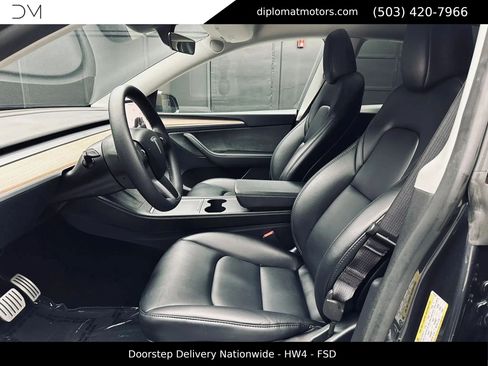 Used 2024 Tesla Model Y Performance AWD/4WD image 18