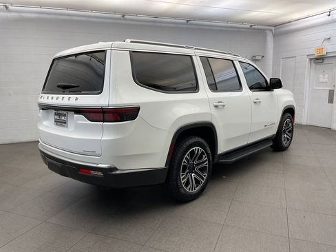 Used 2022 Jeep Wagoneer Series III image 6