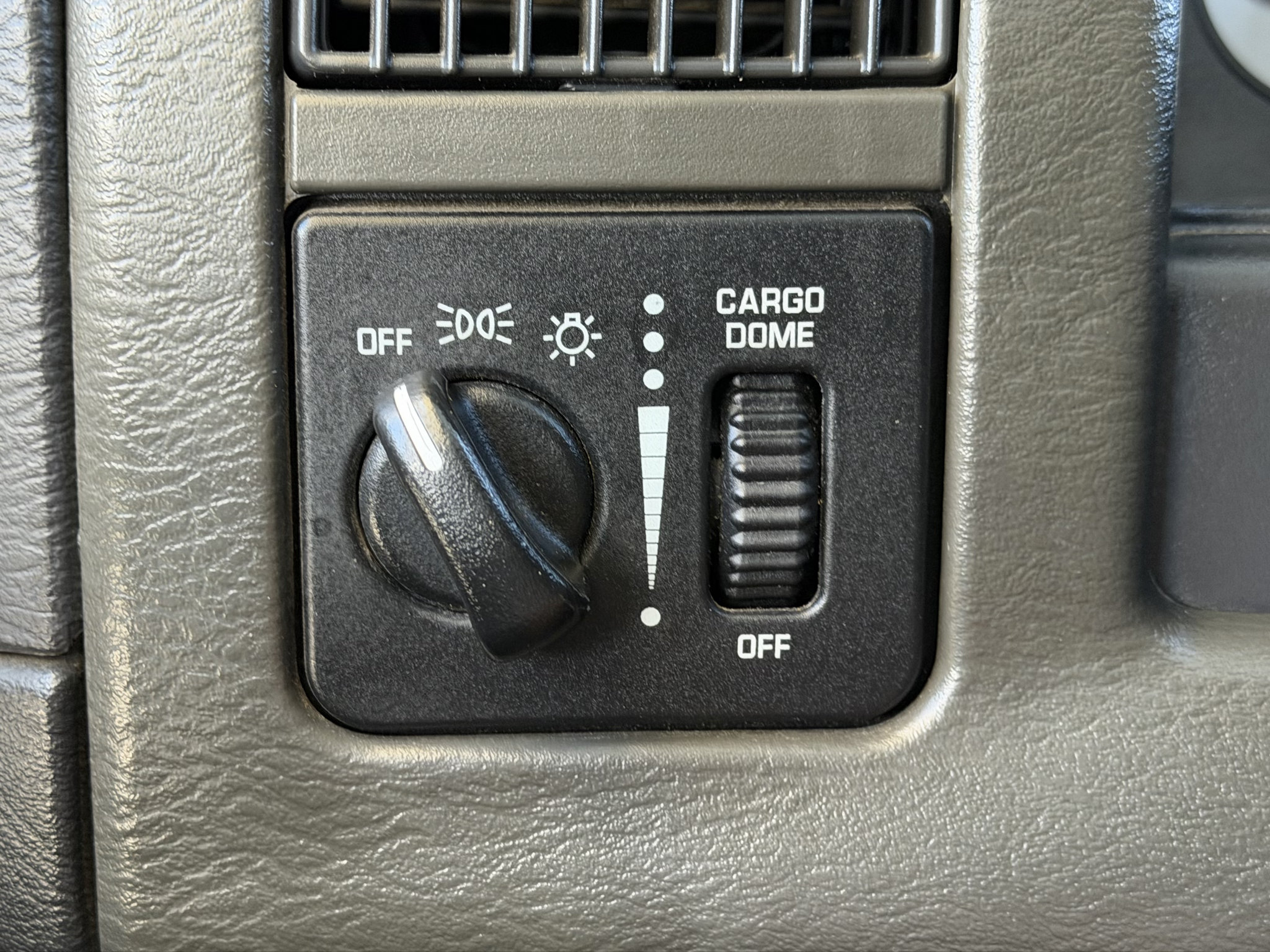 Used 2003 Dodge Ram 2500 Truck 4x4 Regular Cab image 18
