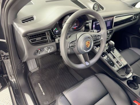 Certified 2026 Porsche Macan S AWD/4WD image 4