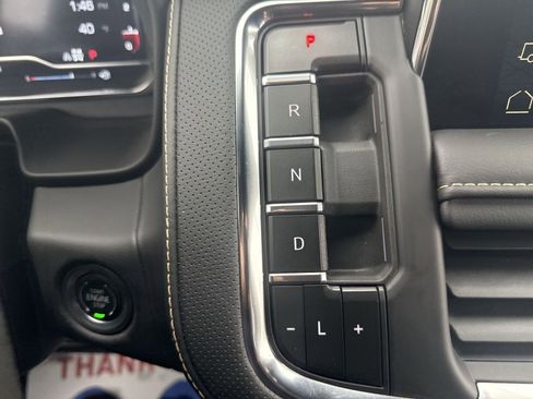 Used 2024 GMC Yukon XL SLT w/ SLT Luxury Package image 21