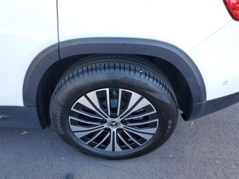 Used 2025 Mercedes-Benz EQB 250+ image 8