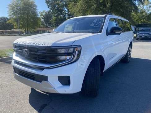 New 2025 Ford Expedition Max Platinum w/ Driver's Package image 3