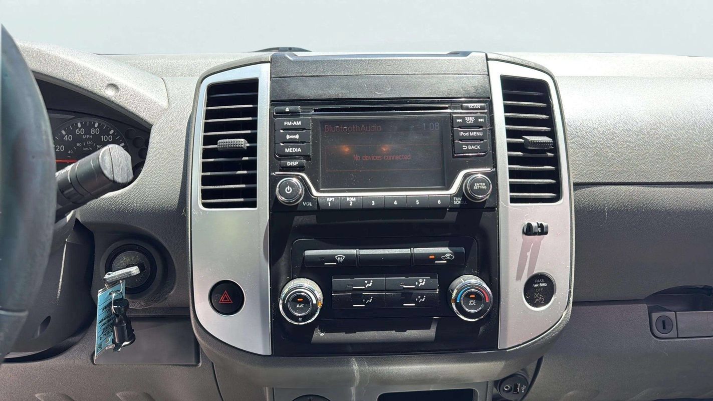 Used 2018 Nissan Frontier SV RWD image 9