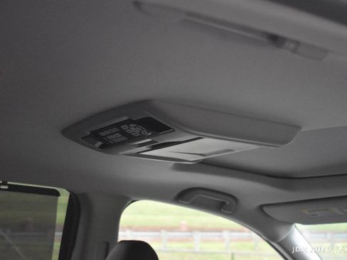 Used 2016 Honda Pilot Touring image 32