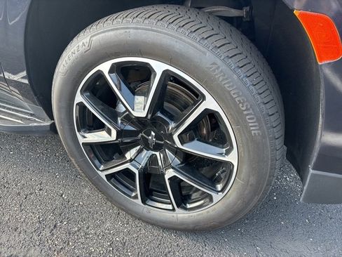 Used 2023 Chevrolet Suburban RST w/ Luxury Package image 22