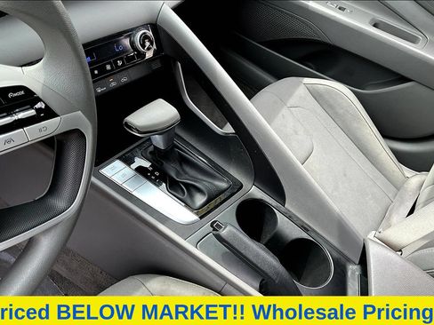 Used 2022 Hyundai Elantra SEL w/ Cargo Package FWD image 20