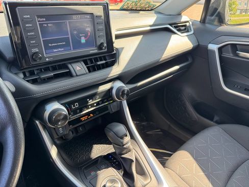 Used 2021 Toyota RAV4 XLE AWD/4WD image 29