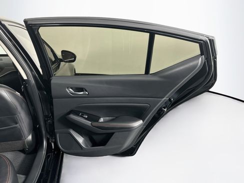 Used 2025 Nissan Altima 2.5 SR FWD image 27