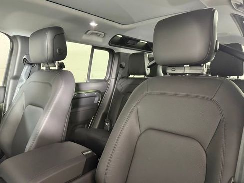 Certified 2026 Land Rover Defender 110 X-Dynamic SE image 15