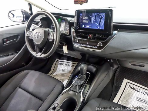 Used 2023 Toyota Corolla LE FWD image 30