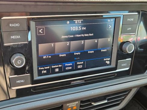 Certified 2023 Volkswagen Jetta SE w/ Panoramic Sunroof Package FWD image 23
