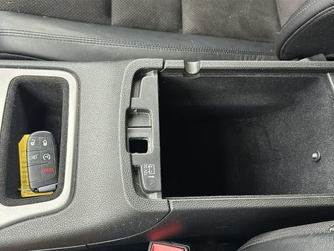 Used 2021 Jeep Grand Cherokee Laredo X image 23