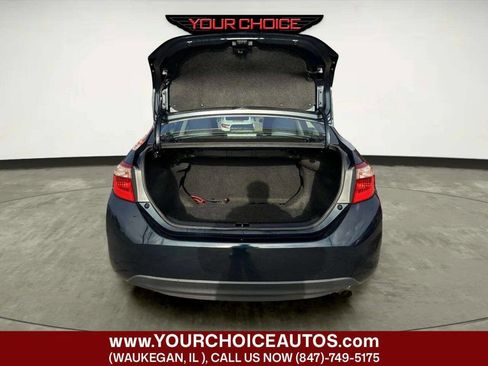 Used 2019 Toyota Corolla LE image 14