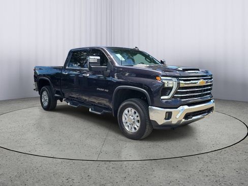 Used 2024 Chevrolet Silverado 2500 LTZ AWD/4WD image 2