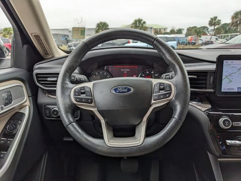 Certified 2022 Ford Explorer Limited w/ Equipment Group 301A image 12