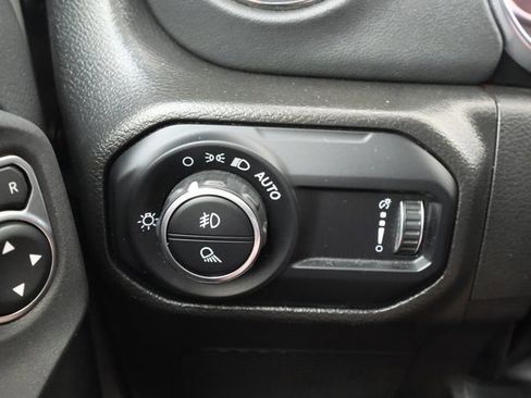 Used 2023 Jeep Gladiator Overland image 19