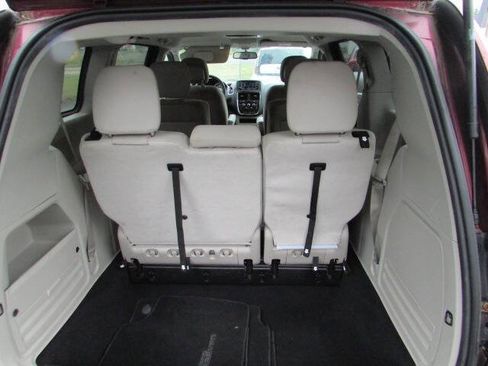 Used 2018 Dodge Grand Caravan SE w/ UConnect Hands-Free Group FWD image 12