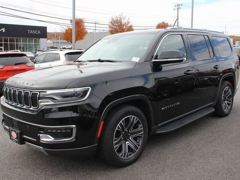 Used 2022 Jeep Wagoneer Series III image 2